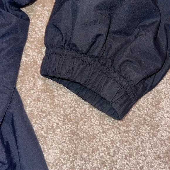 REI Ladies Waterproof Rain Jacket - size Medium. J - Picture 4 of 8